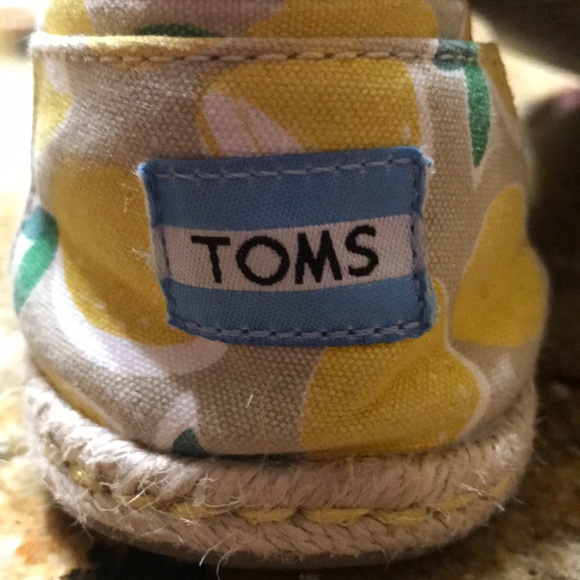 Lemon Toms🍋 - Picture 3 of 3